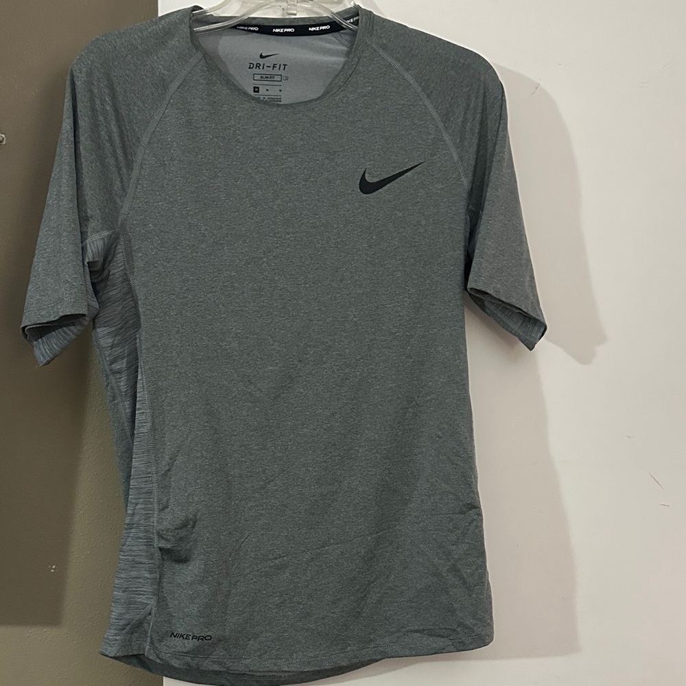 Nike Men's Short Sleeve Gray Tee